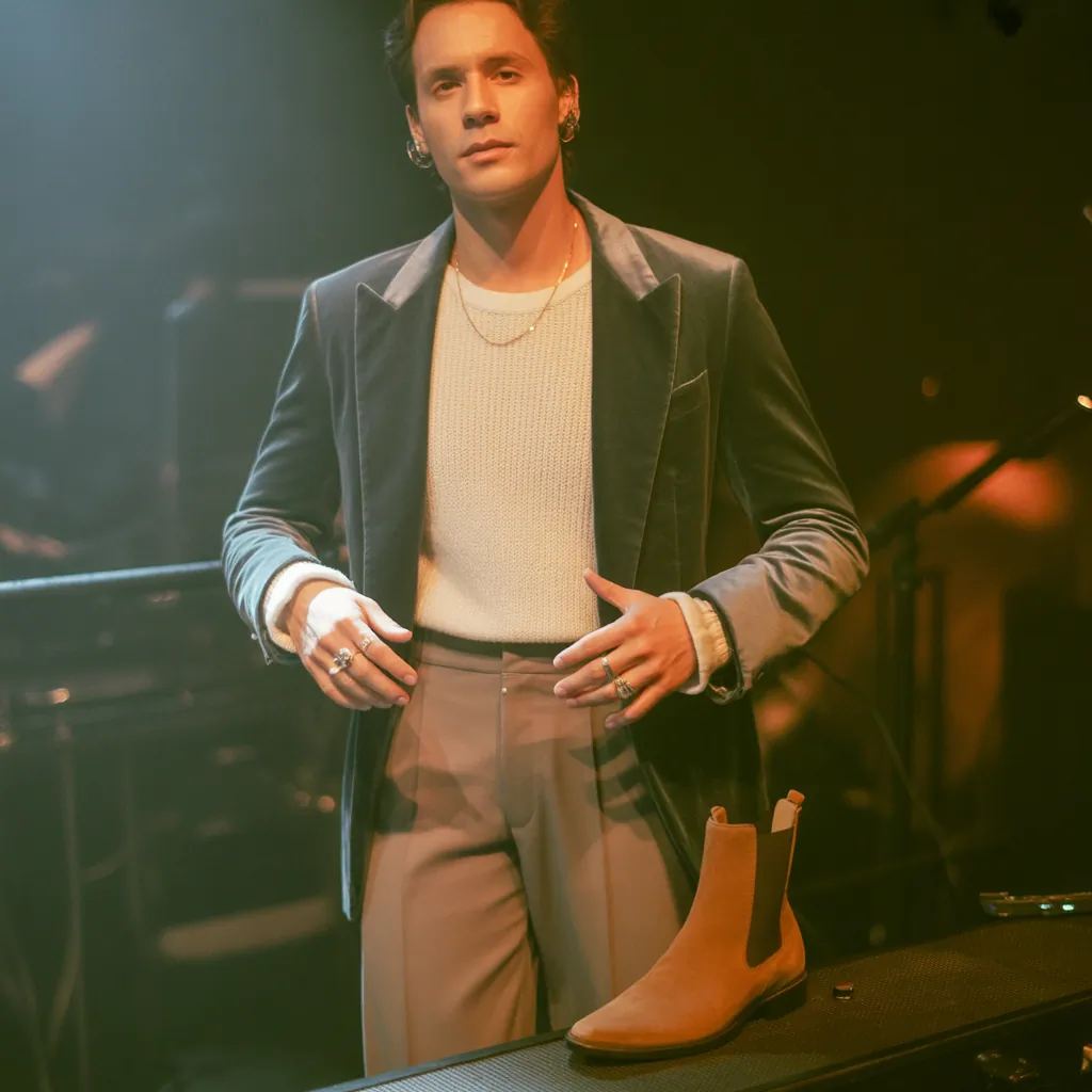 laufey concert outfit ideas