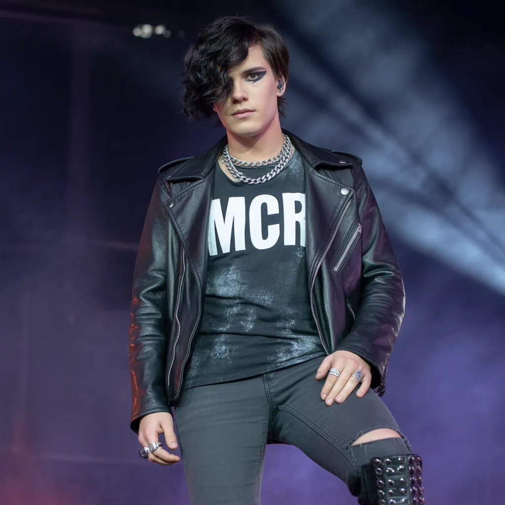 mcr concert outfit